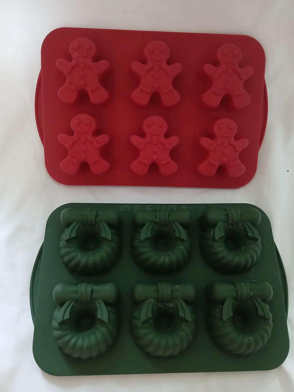 Trudeau silicone cupcake